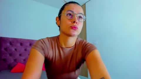Lili Carter online show from September 10, 2025, 12:05 pm