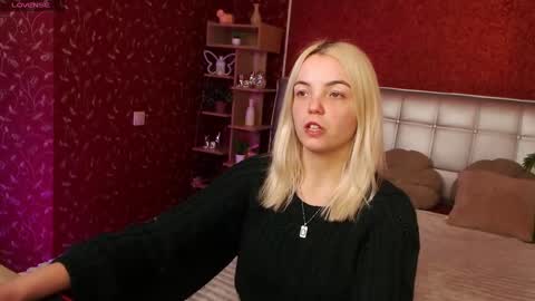 Snapshot of lilieanori chatting on February 5, 2025, 8:14 pm Lilie online show from February 5, 2025, 8:14 pm