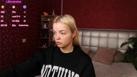 Snapshot of lilieanori chatting on February 8, 2025, 2:27 pm Lilie online show from February 8, 2025, 2:27 pm