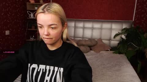 Snapshot of lilieanori chatting on February 9, 2025, 2:18 pm Lilie online show from February 9, 2025, 2:18 pm