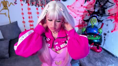 Snapshot of lilielou_ chatting on October 29, 2025, 9:38 pm Lilie online show from October 29, 2025, 9:38 pm