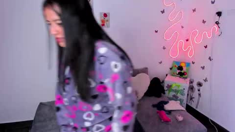 Lilie  online show from February 3, 2026, 2:53 am