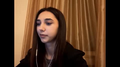 Lina online show from September 21, 2025, 11:06 pm