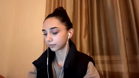 Lina online show from October 3, 2025, 10:18 pm