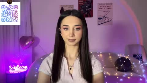 Lina online show from April 28, 2026, 2:27 am