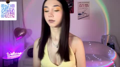 Lina online show from May 1, 2026, 10:25 pm