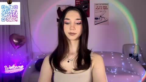 Lina online show from May 13, 2026, 10:49 pm
