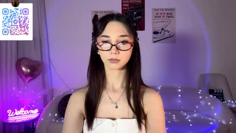 Lina online show from May 17, 2026, 10:06 pm
