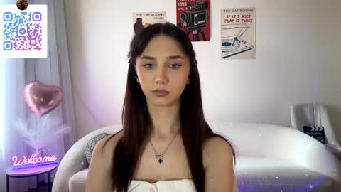 Lina online show from May 18, 2026, 4:07 am