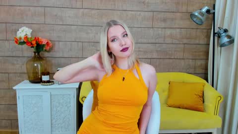 LiliLinn online show from December 7, 2024, 12:24 pm