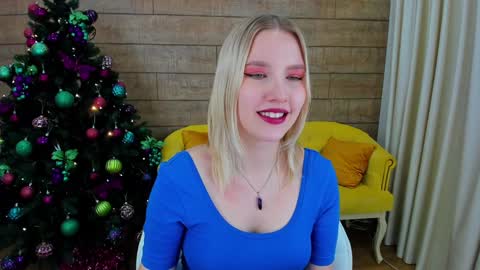 LiliLinn online show from December 13, 2024, 12:50 pm
