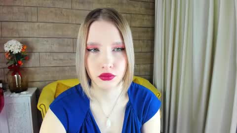 LiliLinn online show from February 19, 2025, 5:49 am