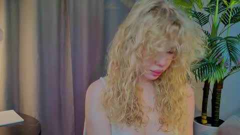 Snapshot of lililok101 chatting on November 6, 2025, 3:07 am lililok101 online show from November 6, 2025, 3:07 am