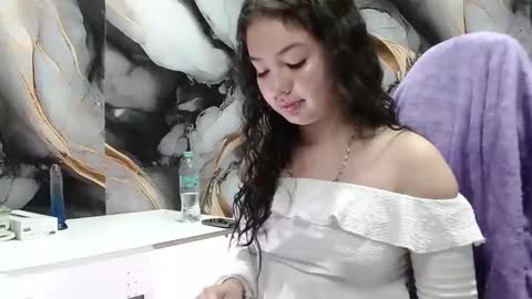 lilimini online show from May 6, 2026, 8:36 pm