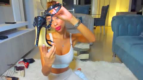 Lili  online show from May 8, 2026, 2:39 am