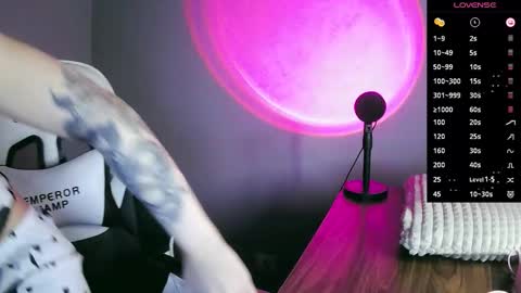 Snapshot of lilirose_x chatting on October 18, 2025, 8:20 pm lilirose online show from October 18, 2025, 8:20 pm