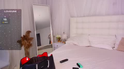Lilit online show from September 14, 2025, 5:23 pm