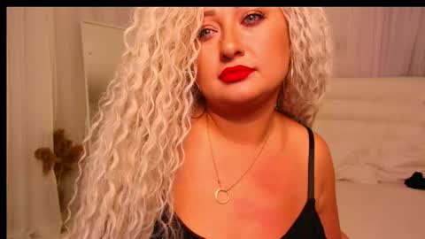 Lilit online show from September 19, 2025, 5:35 pm