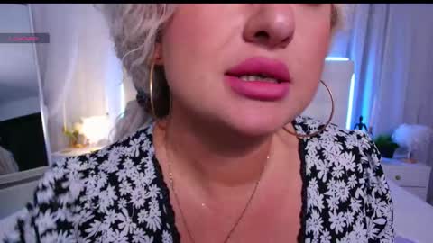 Lilit online show from September 21, 2025, 4:41 pm