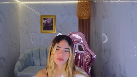 Snapshot of lilith4_s chatting on September 19, 2025, 2:18 pm Lilith online show from September 19, 2025, 2:18 pm