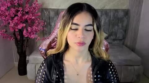 Snapshot of lilith4_s chatting on October 29, 2025, 3:20 am Lilith online show from October 29, 2025, 3:20 am