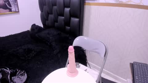 Lilith online show from February 18, 2025, 9:20 pm