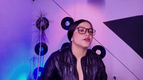 Lilith and Khloe  online show from March 19, 2026, 11:25 am