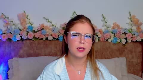 Snapshot of lilith_bonheur chatting on March 26, 2026, 2:00 pm Lilith Bonheur online show from March 26, 2026, 2:00 pm