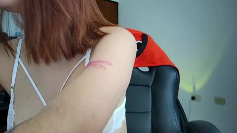 Snapshot of lilith_cruzz chatting on December 11, 2024, 6:31 pm Lilith online show from December 11, 2024, 6:31 pm