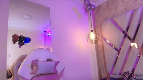   online show from December 15, 2025, 7:51 pm