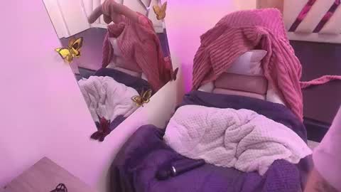   online show from December 21, 2025, 7:43 pm