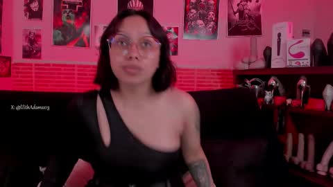 Snapshot of lilith_deveraux_ chatting on October 16, 2025, 3:02 pm MISTRESS LILITH online show from October 16, 2025, 3:02 pm