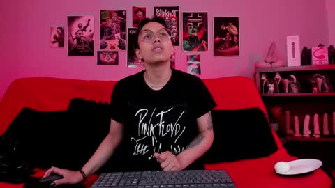 Snapshot of lilith_deveraux_ chatting on October 21, 2025, 3:13 pm MISTRESS LILITH online show from October 21, 2025, 3:13 pm