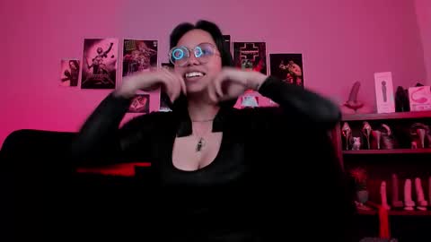 Snapshot of lilith_deveraux_ chatting on October 30, 2025, 5:13 pm MISTRESS LILITH online show from October 30, 2025, 5:13 pm