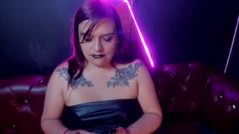 Snapshot of lilith_levonee_ chatting on December 3, 2024, 2:58 am Lilith online show from December 3, 2024, 2:58 am