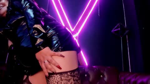 Snapshot of lilith_levonee_ chatting on December 21, 2024, 6:41 am Lilith online show from December 21, 2024, 6:41 am