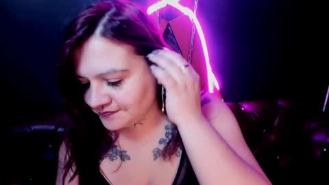 Snapshot of lilith_levonee_ chatting on January 15, 2025, 2:49 am Lilith online show from January 15, 2025, 2:49 am