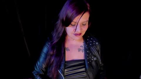 Snapshot of lilith_levonee_ chatting on January 22, 2025, 9:02 am Lilith online show from January 22, 2025, 9:02 am