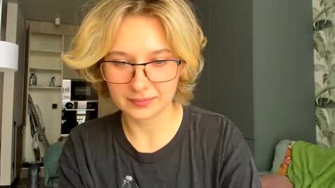 Snapshot of lilith_lutherlow chatting on January 16, 2026, 12:42 pm lilith online show from January 16, 2026, 12:42 pm