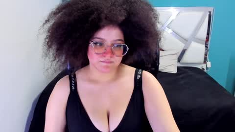 Snapshot of lilith_mesa chatting on December 7, 2024, 4:09 am Lilith online show from December 7, 2024, 4:09 am