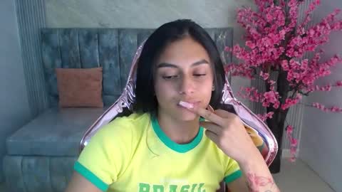 Snapshot of lilith_petit_sub chatting on January 25, 2025, 3:52 pm Lilith  online show from January 25, 2025, 3:52 pm