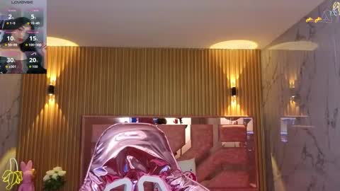 Snapshot of lilith_petit_sub chatting on October 25, 2025, 3:47 am Lilith  online show from October 25, 2025, 3:47 am
