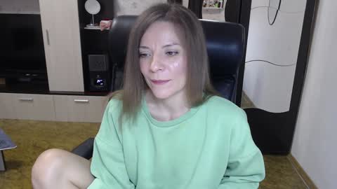 lilith small21 online show from February 4, 2025, 9:17 am