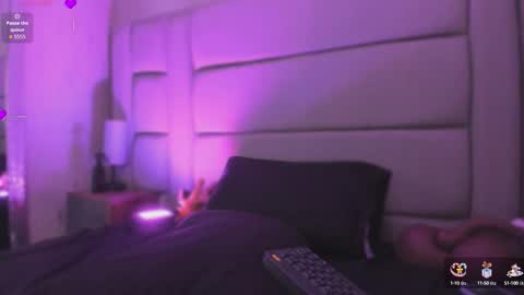 Snapshot of lilith_vael chatting on October 8, 2025, 12:14 pm    online show from October 8, 2025, 12:14 pm