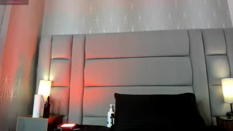 Snapshot of lilith_vael chatting on November 4, 2025, 10:58 am    online show from November 4, 2025, 10:58 am