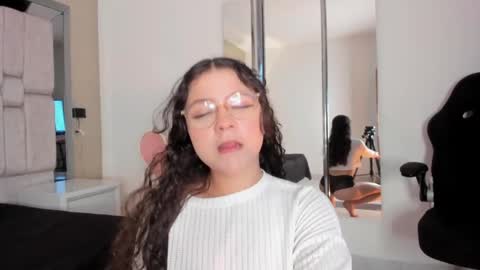 Snapshot of lilithbloom7 chatting on May 7, 2026, 4:07 am Welcome to Lilith room online show from May 7, 2026, 4:07 am