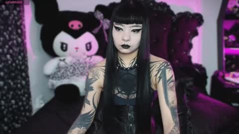   online show from November 6, 2025, 11:15 pm