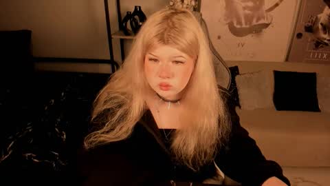 LilithNelson online show from October 7, 2025, 5:32 pm