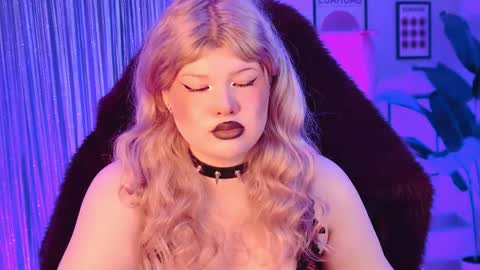 LilithNelson online show from April 28, 2026, 2:27 am