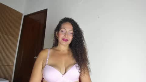 Snapshot of lilithphillis1 chatting on March 19, 2026, 5:28 pm lilithphillis1 online show from March 19, 2026, 5:28 pm